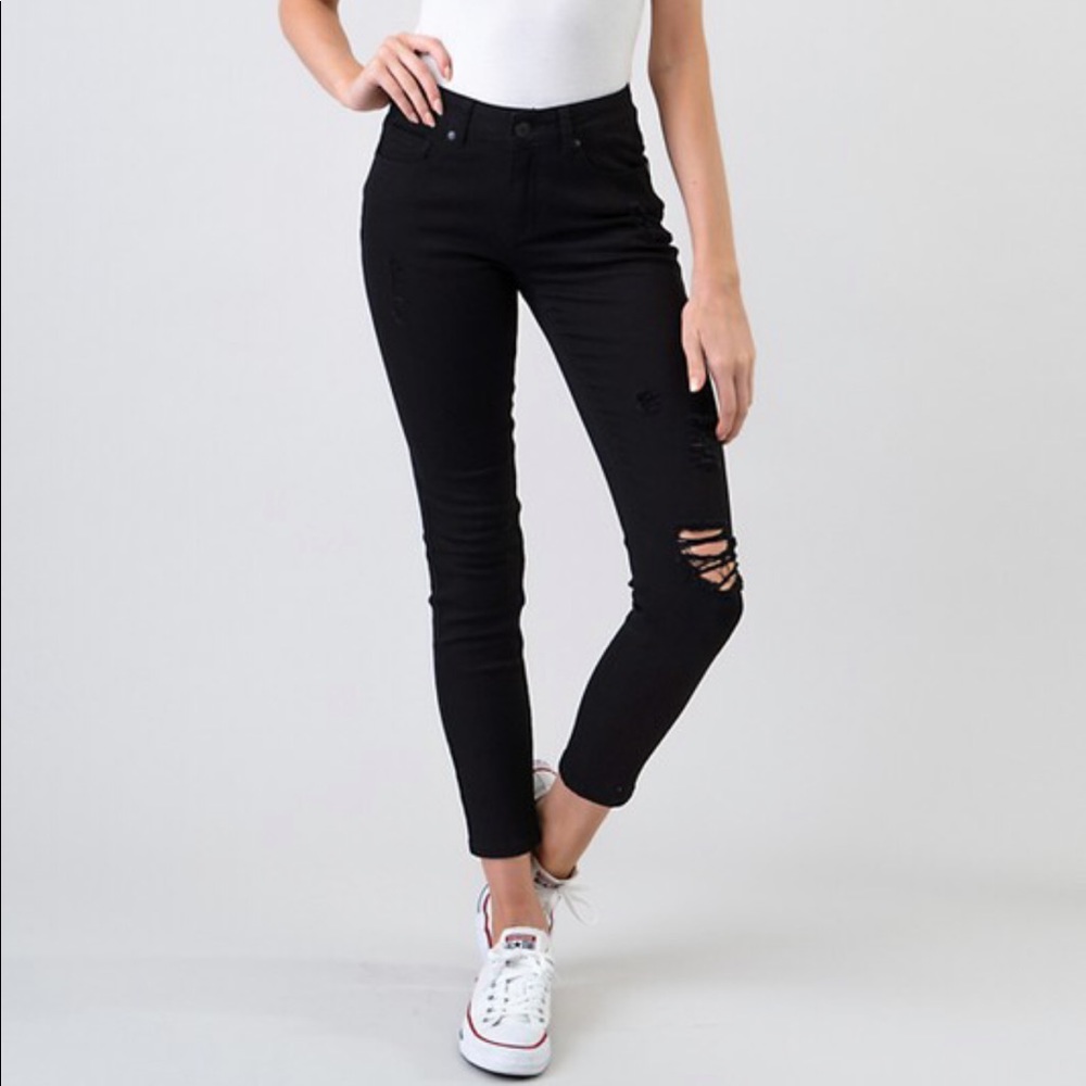 Black Perfect Fit Mid Rise Skinny Jeans🌟 - Picture 2 of 4